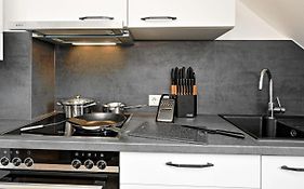Near Messe! - Stay&Dream - 50Qm - City - Kitchen - Netflix